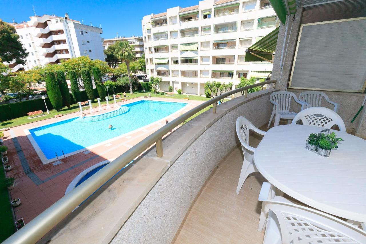 Uhc Marathon Apartments Салоу Екстериор снимка