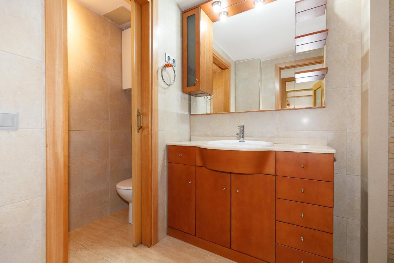 Uhc Marathon Apartments Салоу Екстериор снимка