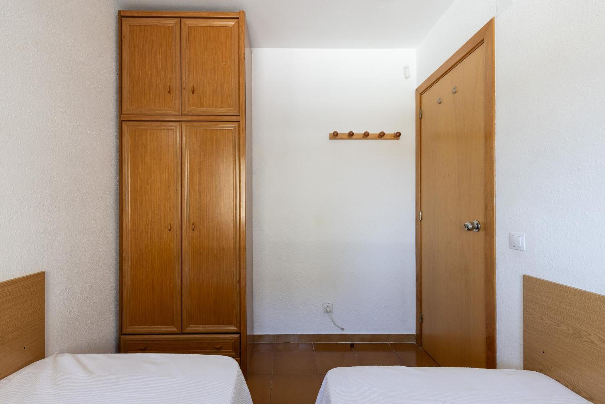 Uhc Marathon Apartments Салоу Екстериор снимка