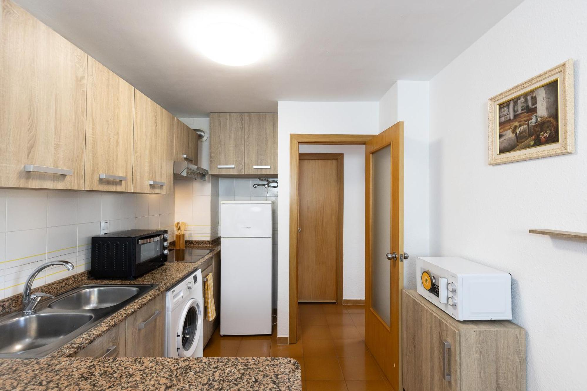 Uhc Marathon Apartments Салоу Екстериор снимка